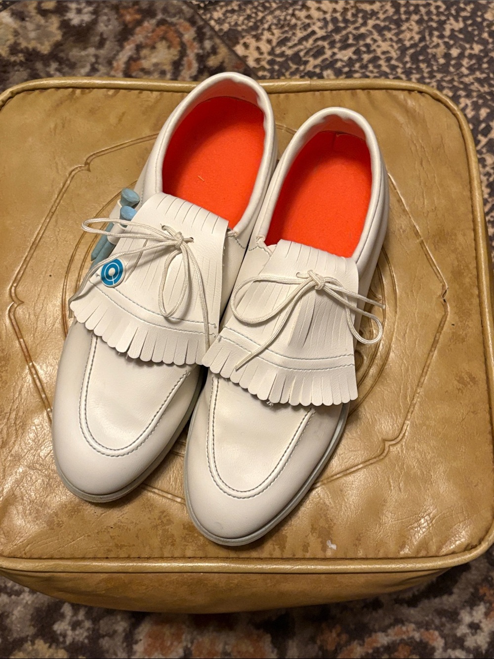 Womens Golf Shoes Size 8 with Metal Cleats. Vintage.